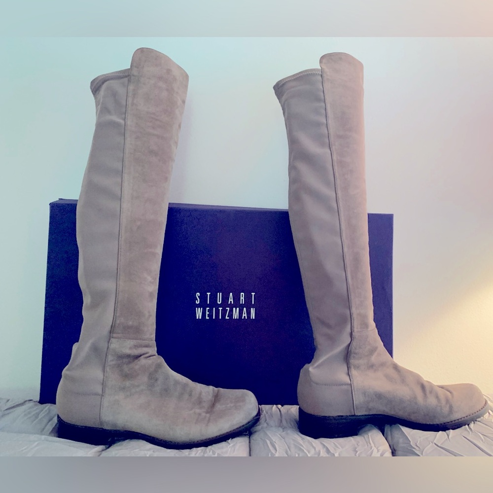 Stuart Weitzman Topo Suede Knee High Flat Boot Taupe Women’s Size 9.5